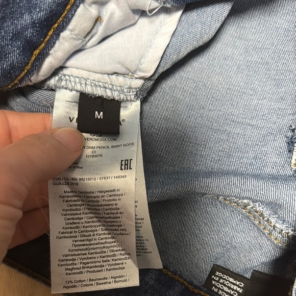 🩵 Vero Moda Blue Denim Skirt with Front Pockets – Size Medium - Picture 5 of 5